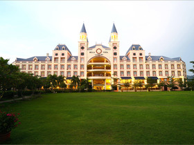 Bella Vista Waterfront Resort & Spa