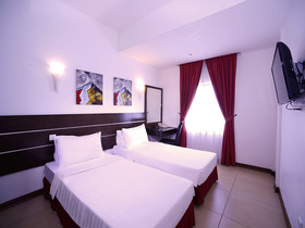 Bella Vista Waterfront Resort & Spa