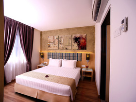 Bella Vista Waterfront Resort & Spa