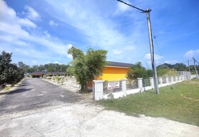 Capital O 90949 Pelangi Beach Resort Mersing