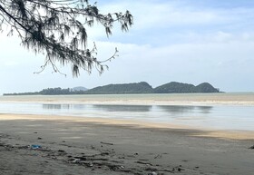 Capital O 90949 Pelangi Beach Resort Mersing