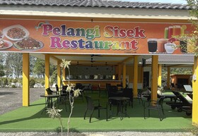 Capital O 90949 Pelangi Beach Resort Mersing