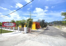 Capital O 90949 Pelangi Beach Resort Mersing