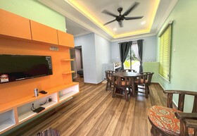 Capital O 90949 Pelangi Beach Resort Mersing