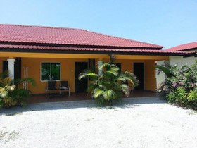 Pantai Tengah Beach Inn