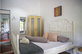Rouhi Retreats By Doulos