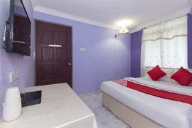 ZEN Rooms Bromedy Motel