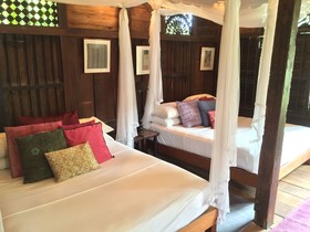 Bon Ton Antique Wooden Villas