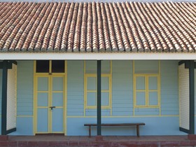 Bon Ton Antique Wooden Villas