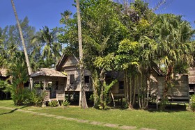 Bon Ton Antique Wooden Villas