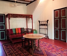 Bon Ton Antique Wooden Villas