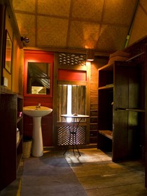 Bon Ton Antique Wooden Villas