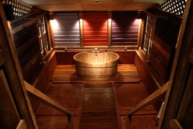 Bon Ton Antique Wooden Villas