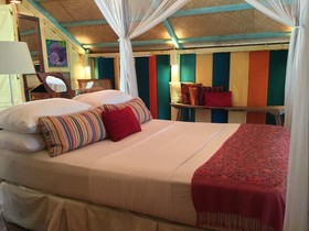 Bon Ton Antique Wooden Villas