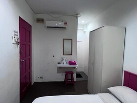 Dg Hotel By OYO