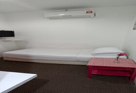 Dg Hotel By OYO
