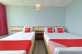 Hotel Akasia by OYO