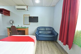 Hotel Akasia by OYO