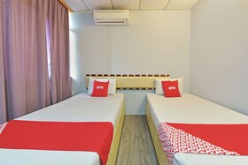 Hotel Akasia by OYO