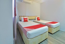 Hotel Akasia by OYO