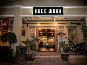 Rock Wood Hotel