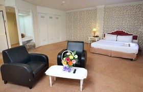 Swiss Avenue Hotel