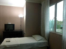 Naiim Hotel by OYO Rooms