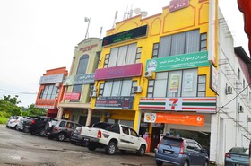 Spot On 89920 Muwaffaq Inn