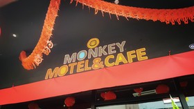 Monkey Motel & Cafe