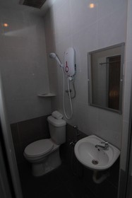 Qish Hotel