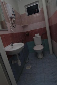 Qish Hotel