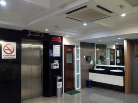 Queenspark Hotel