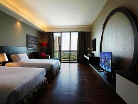 The Shore Hotel & Residences by La Vista