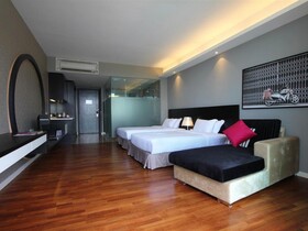 The Shore Hotel & Residences by La Vista