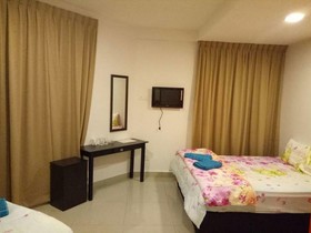 Night Queen Hotel by OYO Rooms