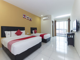 Central Hotel By OYO Rooms