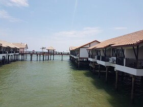 Crystal Private Water Chalet