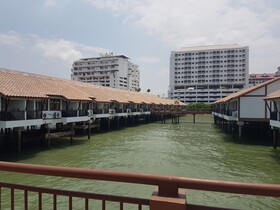 Crystal Private Water Chalet