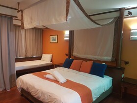 Crystal Private Water Chalet