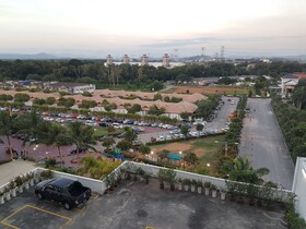 Crystal Private Water Chalet