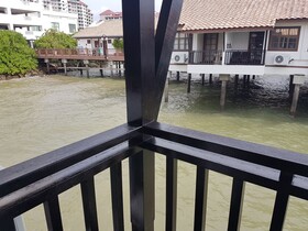 Crystal Private Water Chalet