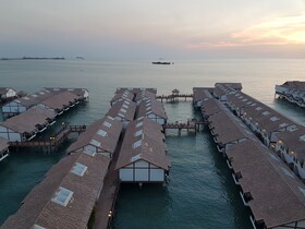 Crystal Private Water Chalet