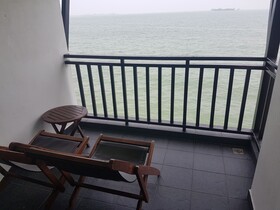 Crystal Private Water Chalet