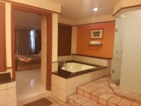 Crystal Private Water Chalet