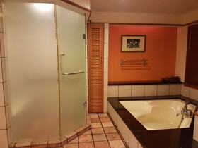 Crystal Private Water Chalet