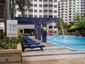 Crystal Private Water Chalet