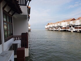 Crystal Private Water Chalet