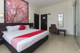 D&F Boutique Hotel Senawang By OYO Rooms