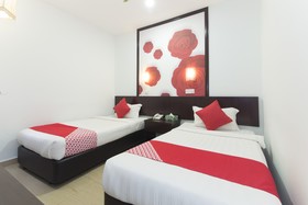 D&F Boutique Hotel Senawang By OYO Rooms
