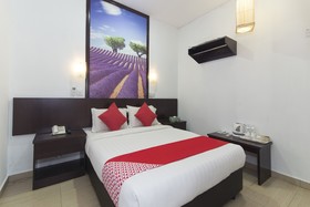 D&F Boutique Hotel Senawang By OYO Rooms
